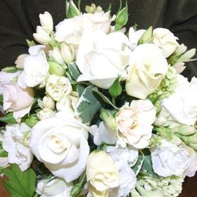 fwthumbAAAWedding posy white mix.jpg